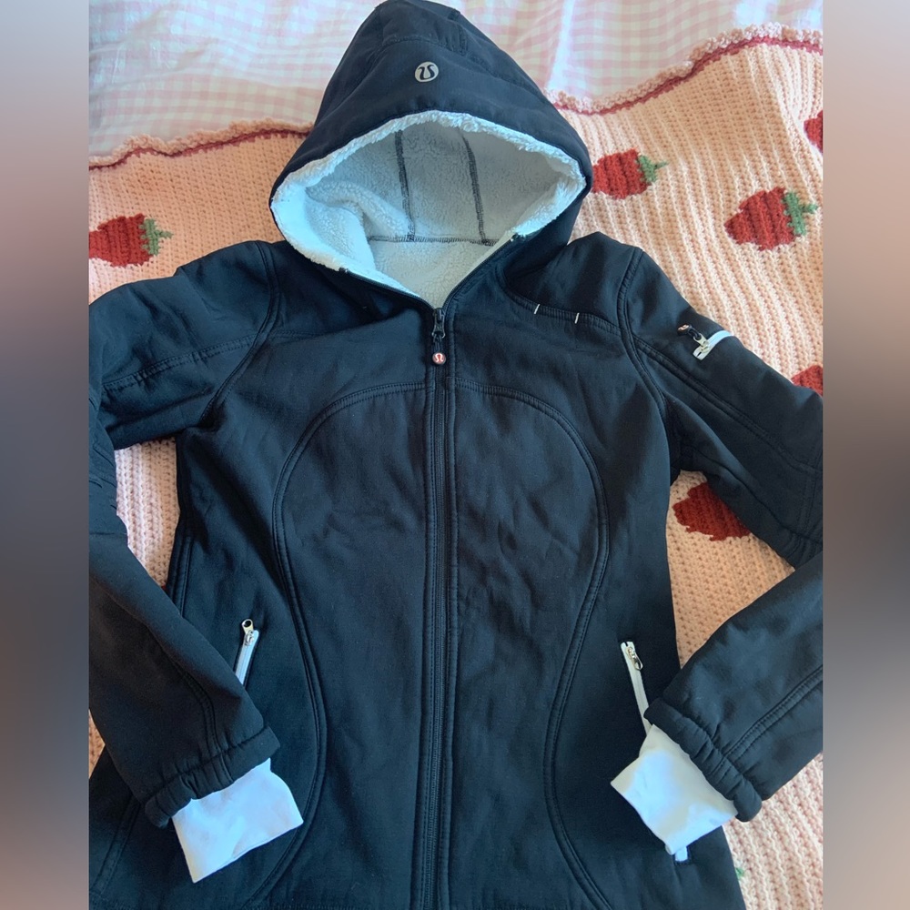 Lululemon jacket with fleece lining.
